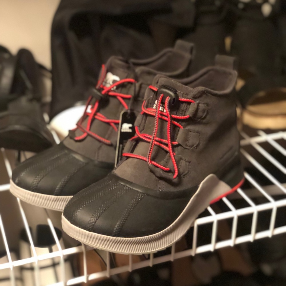 Women's Black Ankle Duck Boots with Red Laces
